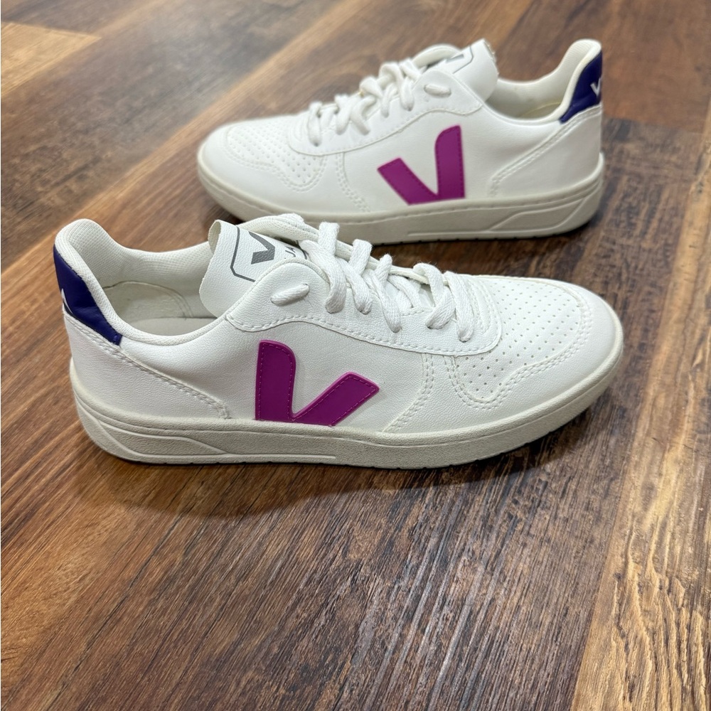 Veja | *RARE* V10 White Ultraviolet Purple Trainer Sneakers